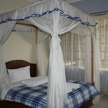 Yaris Guest House Елдорет Екстериор снимка