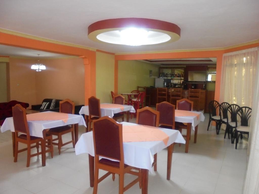 Yaris Guest House Елдорет Екстериор снимка