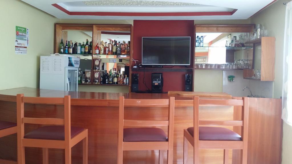 Yaris Guest House Елдорет Екстериор снимка
