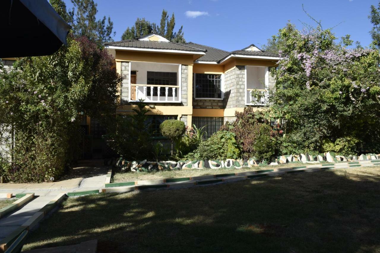 Yaris Guest House Елдорет Екстериор снимка
