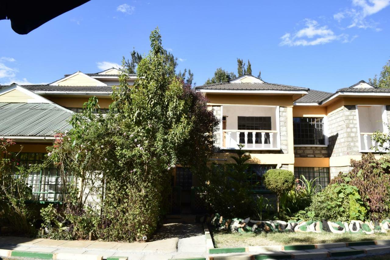 Yaris Guest House Елдорет Екстериор снимка