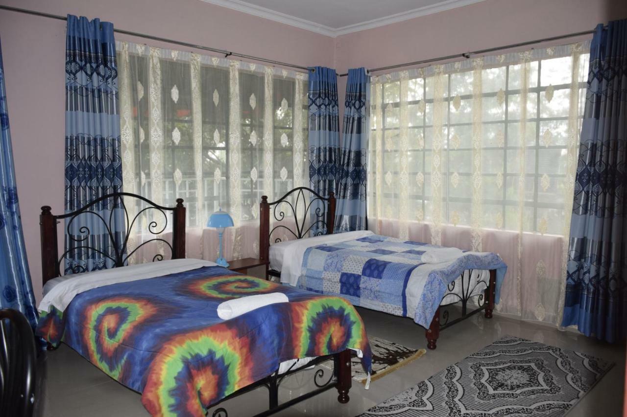 Yaris Guest House Елдорет Екстериор снимка