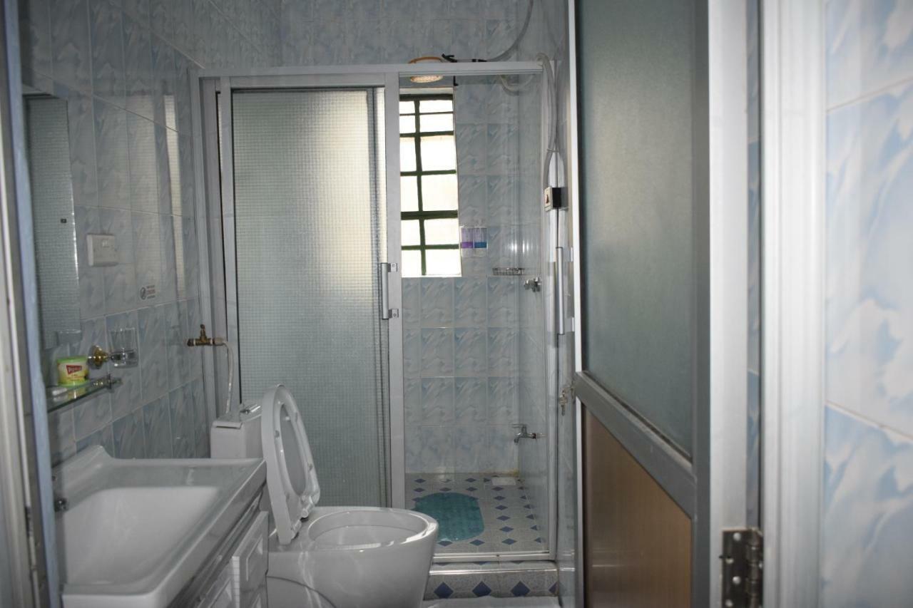 Yaris Guest House Елдорет Екстериор снимка