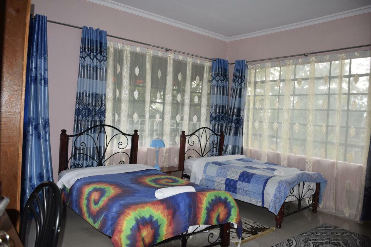 Yaris Guest House Елдорет Екстериор снимка