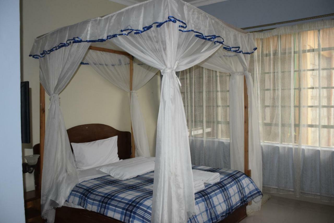 Yaris Guest House Елдорет Екстериор снимка